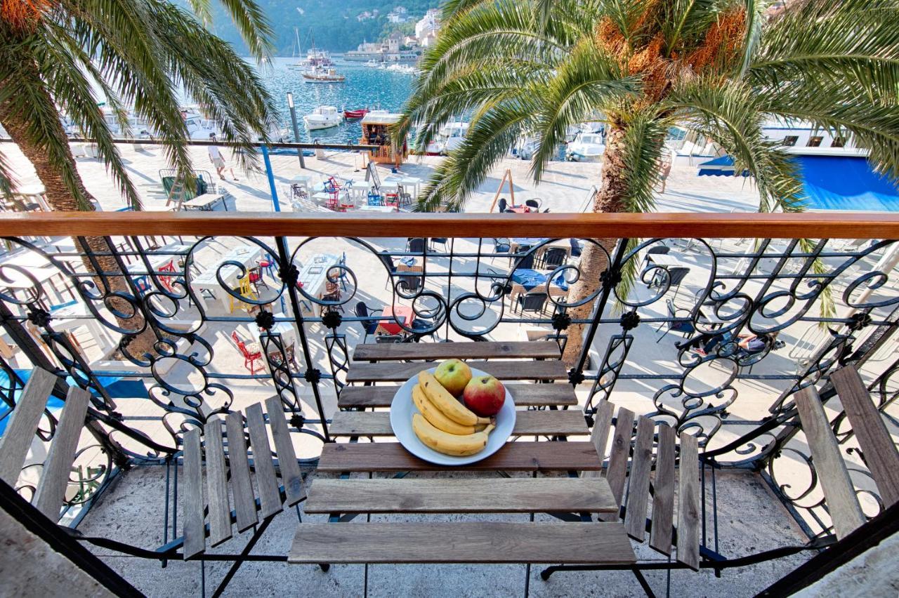 Seafront Rooms Koluna Komiža Zewnętrze zdjęcie